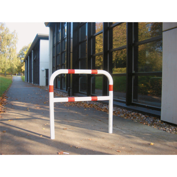 Rohrbügel aus Stahlrohr Ø 48 x 2,5 mm mit Querholm für Dübelbefestigung