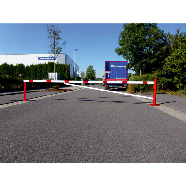 Drehschranke mit Auflagepfosten und Seilzugverstärkung