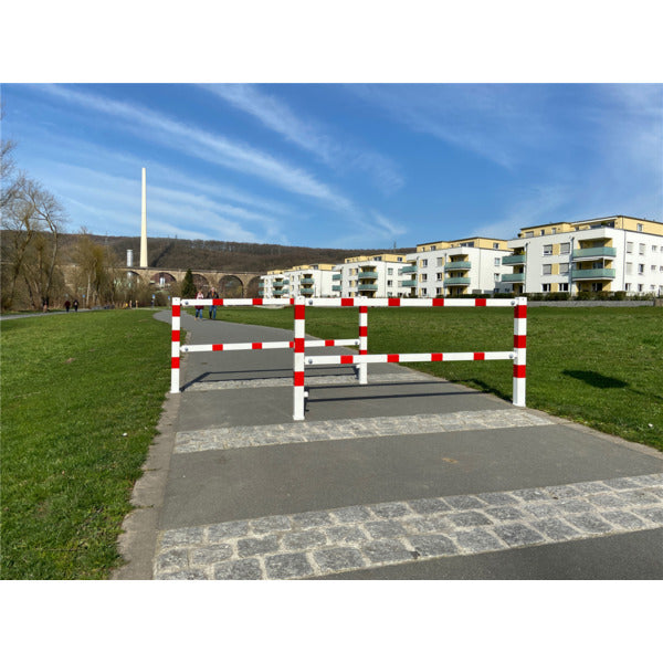 Wegesperren mit Dreikantverschluss schwenkbar mit Ober- und Knieholm